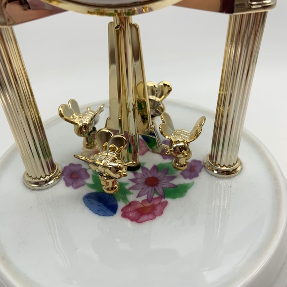 Disney Winnie the Pooh and Friends Piglet Porcelain Glass Dome Clock Working! - Picture 11 of 12